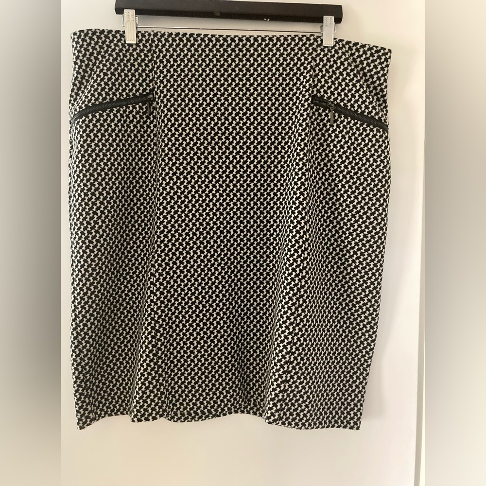 Alfani, 16 W women’s houndstooth skirt